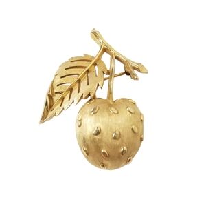 CROWN TRIFARI Signed Vintage 60's Strawberry Brooch Brushed Goldtone Fruit Retro